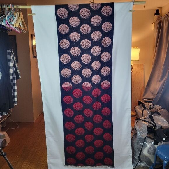 Giant Gradient Circles / Moons Soft Scarf in Red and Navy - Picture 3 of 12